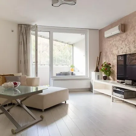Daire Old In Ba/5*luxus/3xtv/bar Internet Bratislava